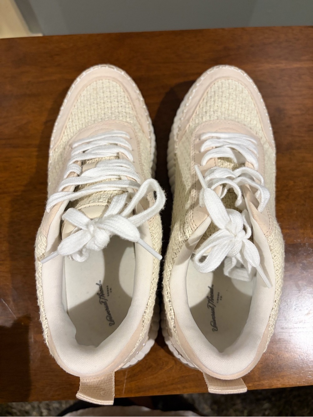 Universal Thread sneakers - Picture 3 of 5